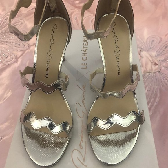 - Brand New Le chateau silver wedding heels Roxy Earle collection - Picture 1 of 9